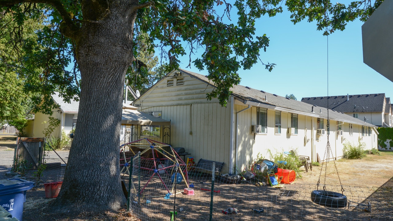 2820 SW 178th Ave in Beaverton, OR - Building Photo