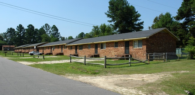 4915-4925 Fieldcrest Dr in Fayetteville, NC - Foto de edificio - Building Photo