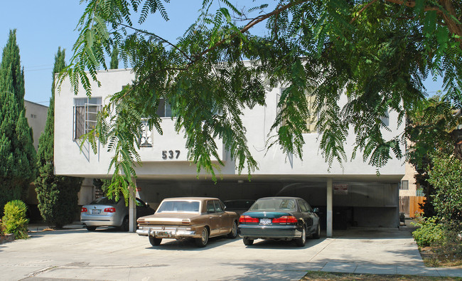 537 N Flores St in West Hollywood, CA - Building Photo - Building Photo