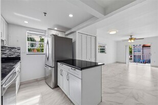 140 NW 14th Ave in Miami, FL - Building Photo