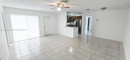 11 N Crossings Cir in Boynton Beach, FL - Building Photo - Building Photo