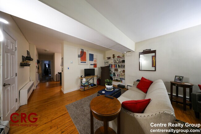 1728 Beacon St, Unit 1 in Brookline, MA - Building Photo - Building Photo