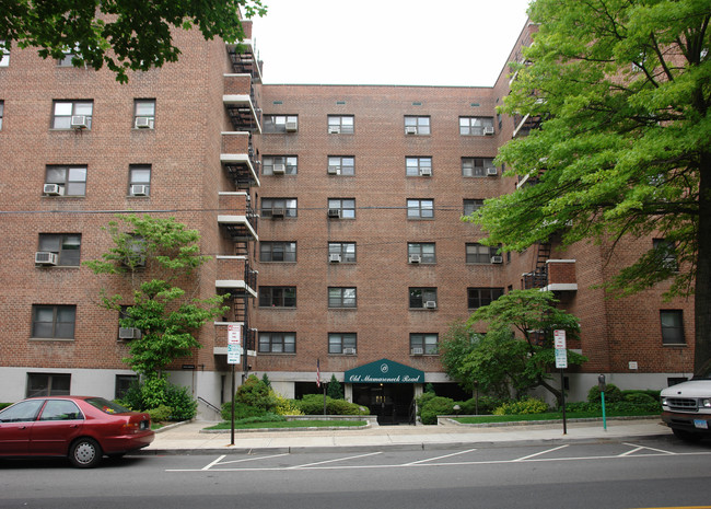 Overlook Towers in White Plains, NY - Building Photo - Building Photo