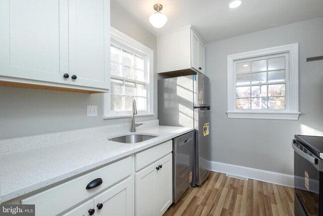 312 N Highland St in Arlington, VA - Building Photo - Building Photo