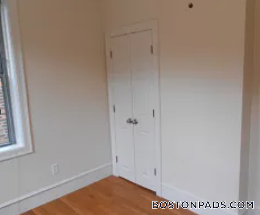 48 Burbank St in Boston, MA - Building Photo