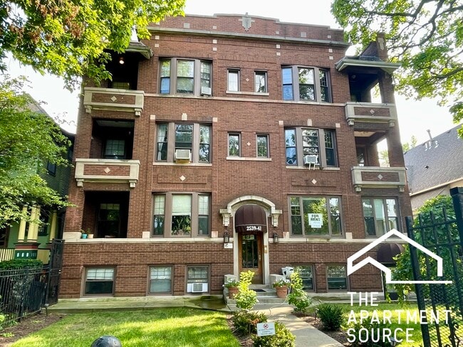 2541 W Logan Blvd, Unit 1W