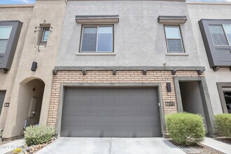 7358 E Casitas Del Rio Dr in Scottsdale, AZ - Building Photo - Building Photo