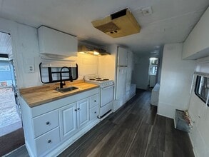 3000 Clarcona Rd in Apopka, FL - Building Photo - Building Photo