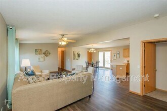 117 Buckeye Ln in Riverside, IA - Building Photo - Building Photo