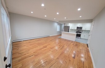 11714 197th St, Unit 1 in Saint Albans, NY - Building Photo - Building Photo