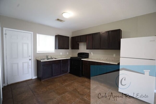 property at 600 E Word Ave