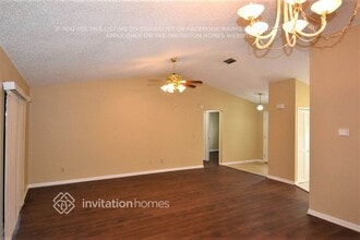 6524 Seafairer Dr in Tampa, FL - Foto de edificio - Building Photo