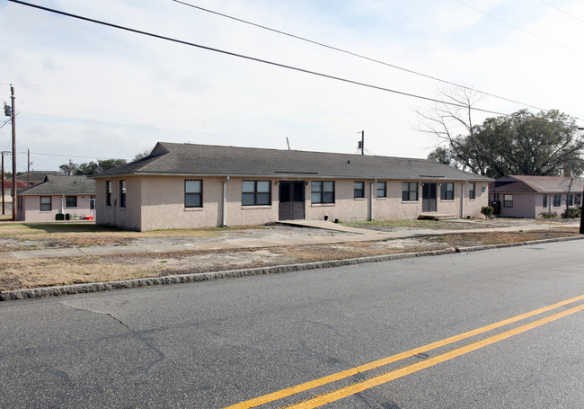 Hillcrest Apartments in Wilmington, NC - Foto de edificio - Building Photo