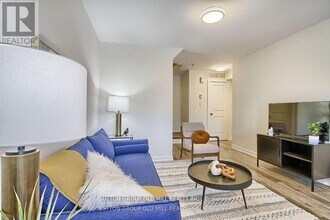 2335 Sheppard Ave W in Toronto, ON - Building Photo - Building Photo