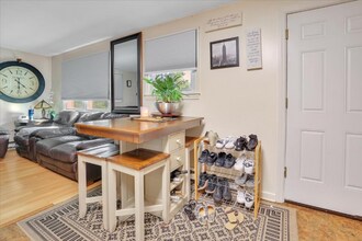 1580 Hartford-New London Turnpike in Montville, CT - Building Photo - Building Photo