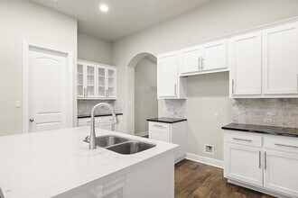 2333 Legend Hill Dr in Leander, TX - Building Photo - Building Photo