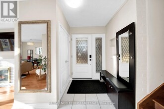 4230 Bloor St W in Toronto, ON - Building Photo - Building Photo