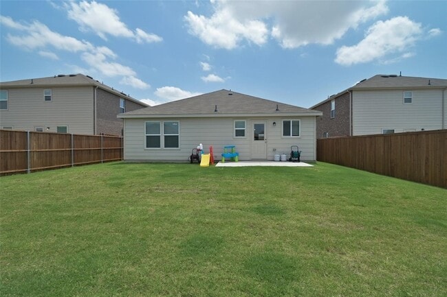 1205 Waggoner Dr, Unit 2-2319 in Krugerville, TX - Foto de edificio - Building Photo
