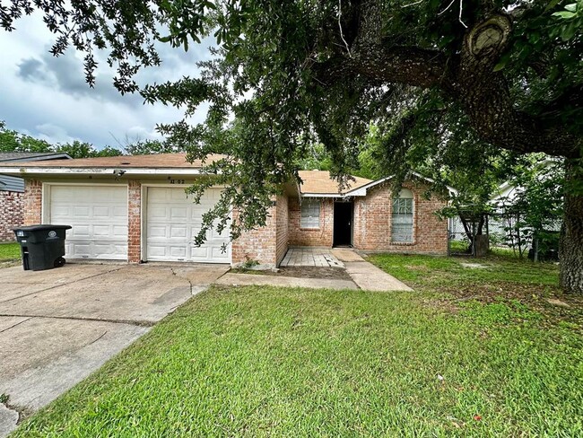 property at 11802 Murr Way