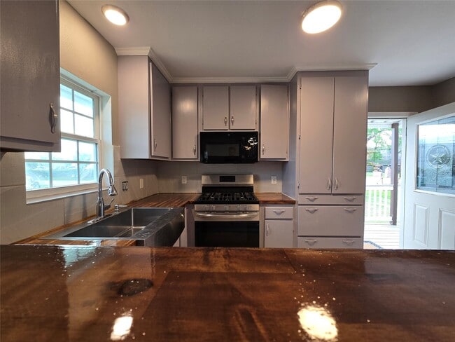 property at 19736 Dunbar Ave