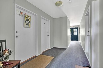 32 Woodedge Ave in Edison, NJ - Building Photo - Building Photo