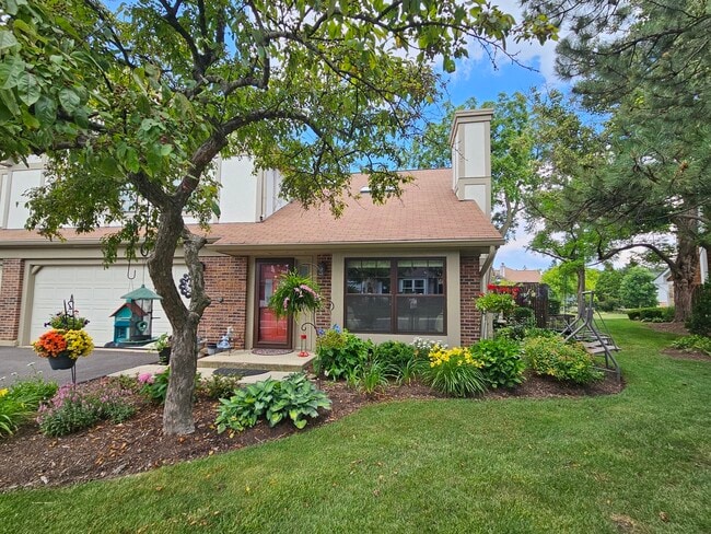 1745 Ennis Ln in Wheaton, IL - Building Photo - Building Photo