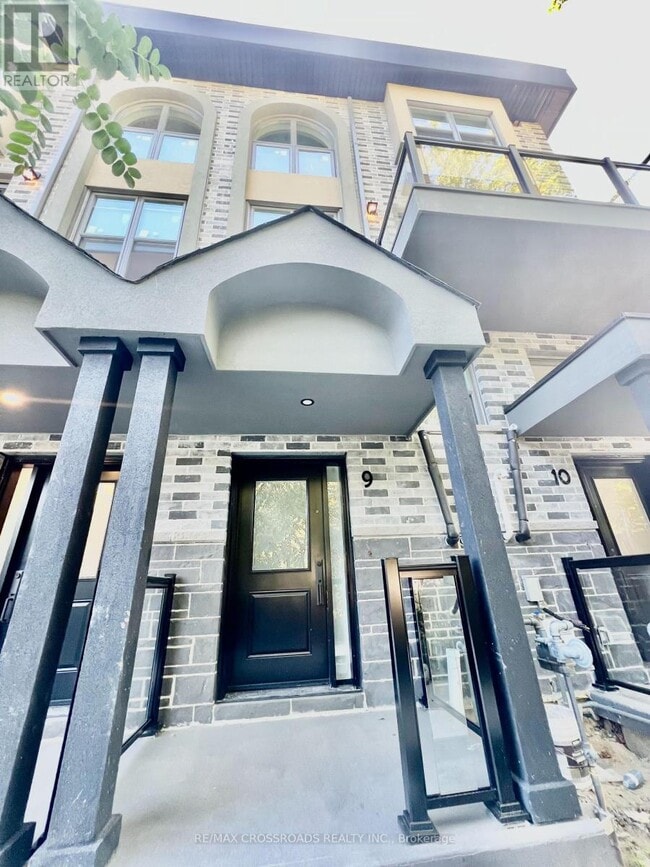 property at 400-400 Mary St E