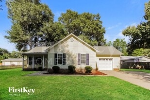 420 W Henry St in Belmont, NC - Building Photo