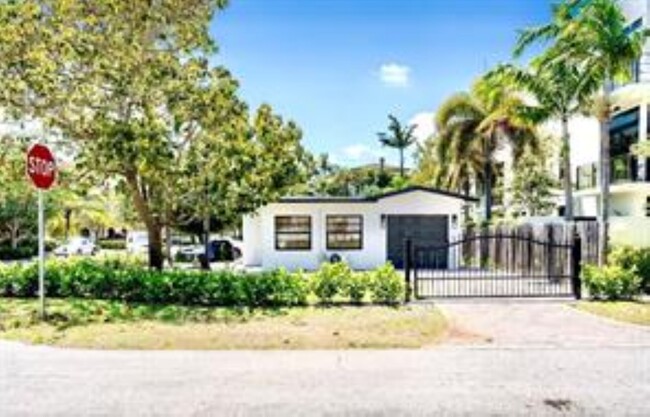 1615 NE 9th St, Unit 3 in Fort Lauderdale, FL - Foto de edificio - Building Photo