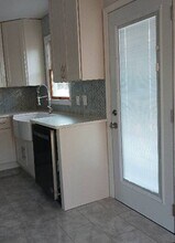 58 Flipper Ave in Manahawkin, NJ - Building Photo - Building Photo