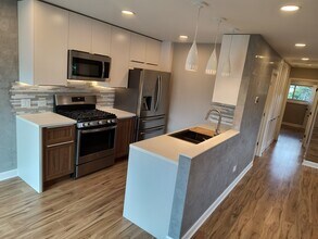 748 Whitesail Dr in Schaumburg, IL - Building Photo - Building Photo