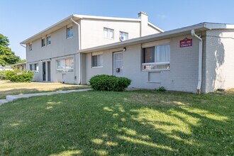 481 Clinton St in Buffalo, NY - Building Photo - Building Photo
