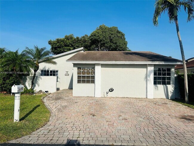 3452 SW 113th Ct in Miami, FL - Building Photo - Building Photo