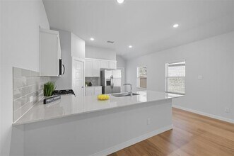 908 Pne Bch Dr in Princeton, TX - Building Photo - Building Photo