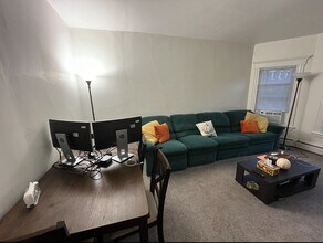 90 Union Ave, Unit 2 in Rutherford, NJ - Foto de edificio - Building Photo