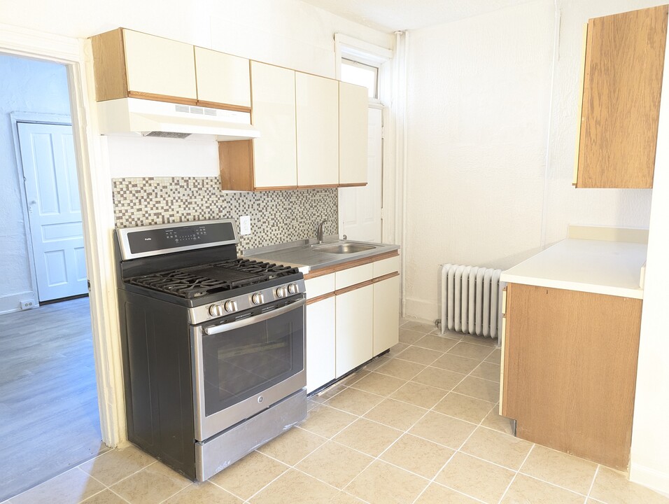 5833 Crittenden St, Unit 1F in Philadelphia, PA - Foto de edificio