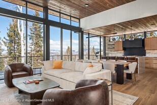 99 Forest Ln in Snowmass Village, CO - Building Photo