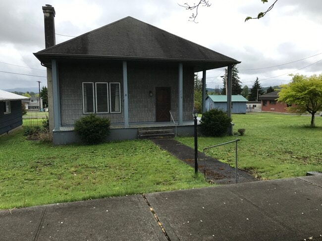 property at 615 W Main St