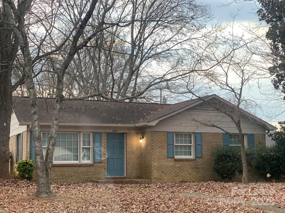 8201 Hemby Wood Dr in Indian Trail, NC - Building Photo