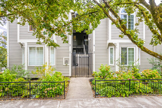 Victoria House in Portland, OR - Foto de edificio - Building Photo