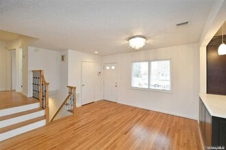 6 Patricia St in Plainview, NY - Building Photo - Building Photo