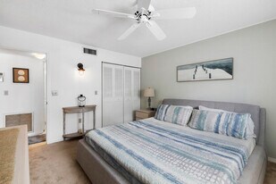 5800 Hollywood Blvd, Unit 217