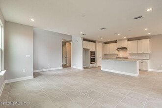 11371 Newtonian Blvd in Jacksonville, FL - Building Photo - Building Photo