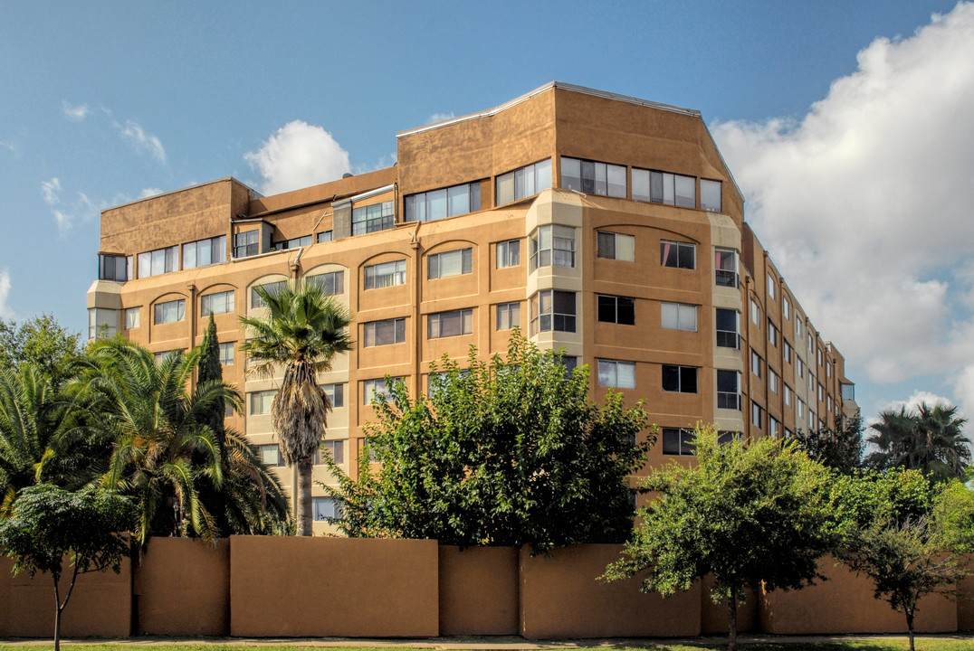 Atrium Cellini in Houston, TX - Building Photo