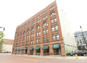 Elmdale Apartments in Grand Rapids, MI - Building Photo - Building Photo