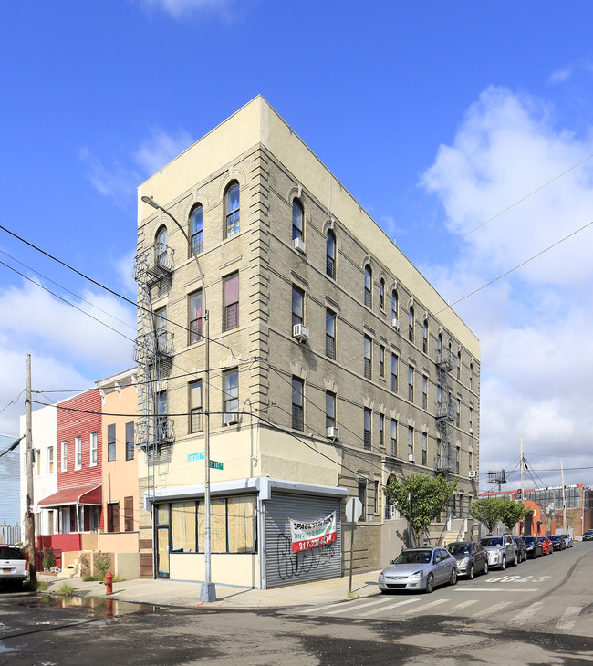 906 E 141st St in Bronx, NY - Building Photo - Building Photo