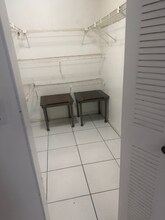 14201 N Kendall Dr in Miami, FL - Building Photo - Building Photo