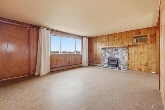 W6705 N Lakeshore Cir in Elkhorn, WI - Building Photo - Building Photo