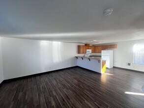 1131 2nd St NW in Salem, OR - Building Photo - Building Photo