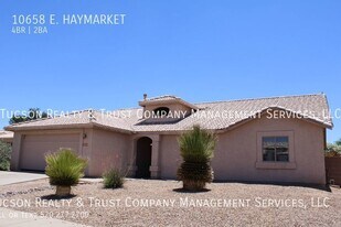 10658 E Haymarket St in Tucson, AZ - Building Photo